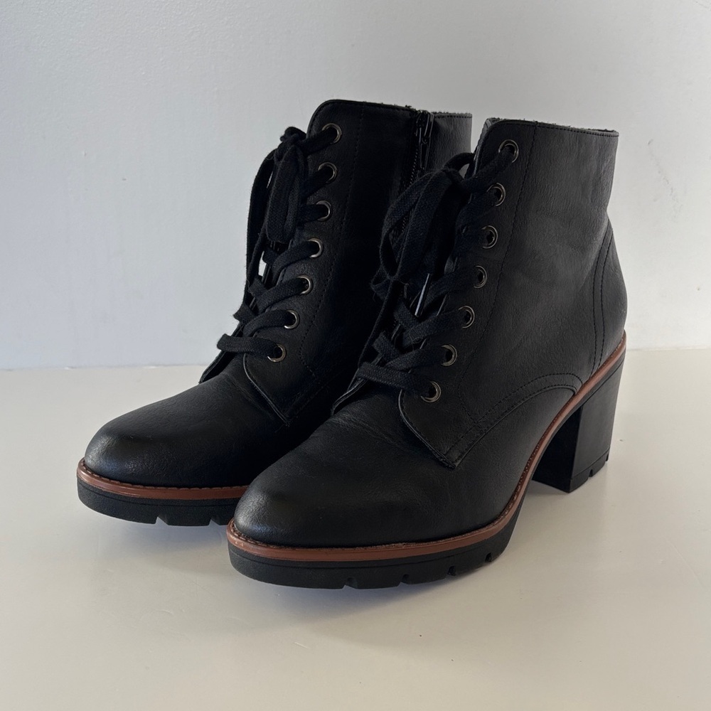Naturalizer Black Lace-Up Heeled Ankle Boots – Women’s Size 9.5